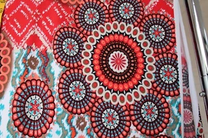 Tela tejida elástica colorida con estampado de mandala - 60" x 4,5 yardas - prelavada - Imagen 1 de 4