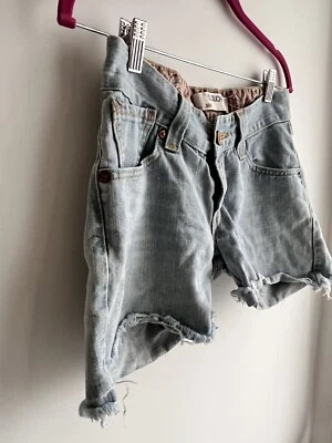 Pantalones cortos holgados Levi's 504 azul claro jean denim para mujer 5 cortes cortos Foto 1 de 4