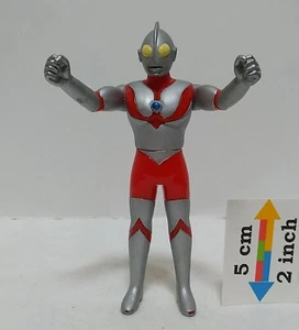 Ultraman Bandai 1990 vtg figure 5.1" - Picture 1 of 12