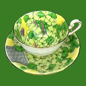 Victoria C & E China Wallflower England Mint Green Gold Trim Teacup & Saucer - Picture 1 of 12