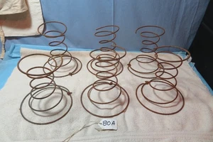 Lote de 6 resortes de cama helicoidal Tornado de colección oxidados artesanía reutilizable granja primitiva - Imagen 1 de 2