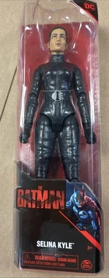 Figura de acción coleccionable Selina Kyle 12" de la película de Batman de DC Comics Foto 1 de 4