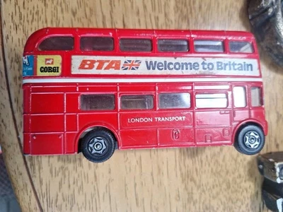 Autobús Corgi de dos pisos de colección London Transport Routemaster 1968 Foto 1 de 4