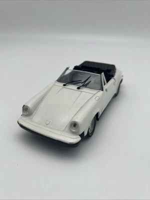 Polistil 1:25 Porsche 911 SC bianca - Immagine 1 di 4