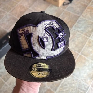 DC Shoe Co Vintage New era Fitted Hat 7 1/4 - Picture 1 of 5