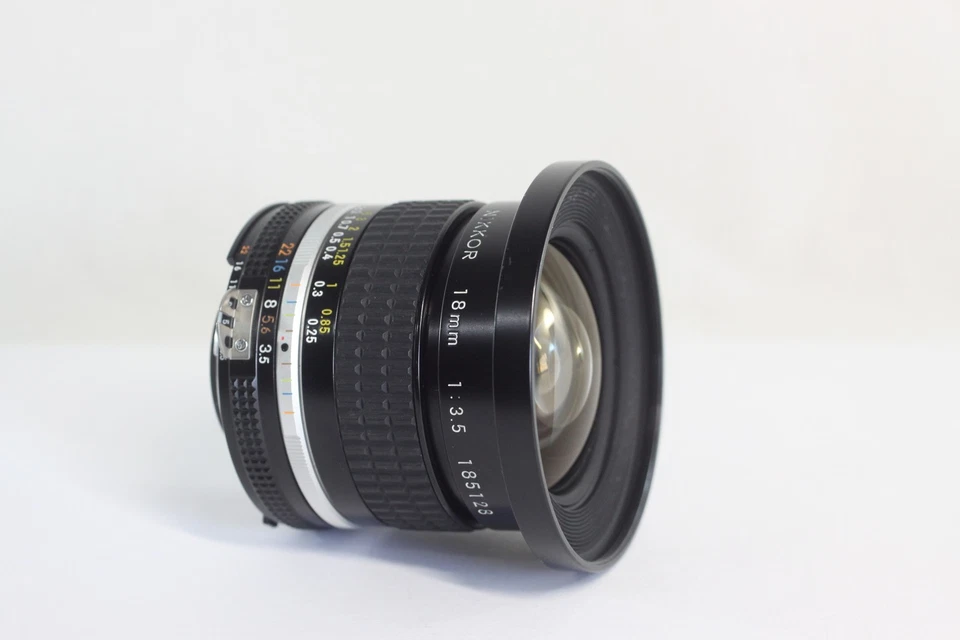 Nikon Ai-s Nikkor 18mm F/3.5 Ultra Wide Angle MF Lens From Japan - Image 1 of 4