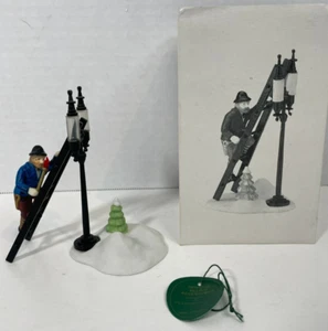 Juego de accesorios de lámpara Department 56 Heritage Village Collection #55778 - Imagen 1 de 6