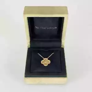 Van Cleef & Arpels Vintage Alhambra Necklace 1 motifs 18K Yellow Gold - Picture 1 of 5