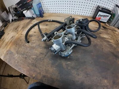 Triumph Daytona 955i 1999-2001 carrocerías de acelerador, TPS, mangueras paso a paso e inyectores Foto 1 de 4