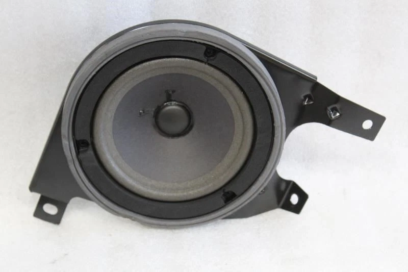 2003 2004 2005 2006 JAGUAR XK8 XKR COUPE RIGHT REAR QUARTER SPEAKER LJD4140BA - Image 1 of 4