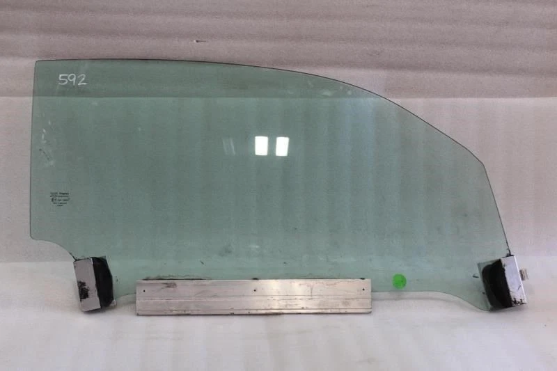 Jaguar XK8 2003 cupé de ventana de vidrio puerta lateral derecha del pasajero Foto 1 de 4