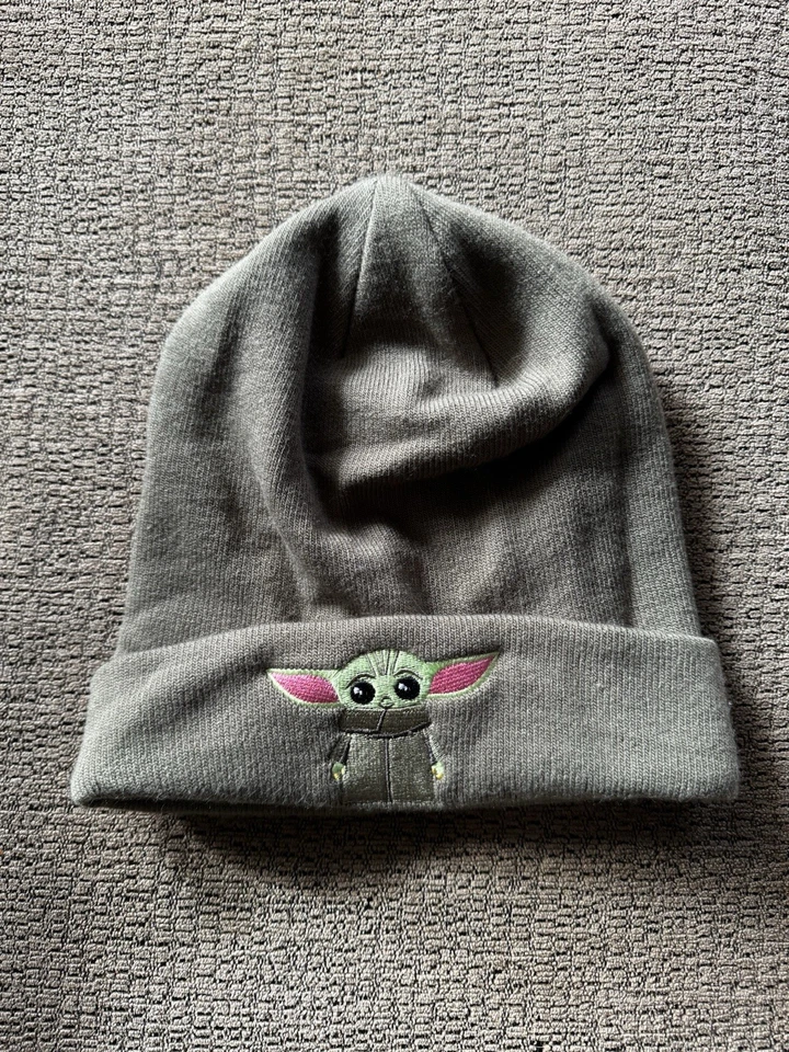 Детская молодежная шапка-бини DISNEY x STAR WARS Grogu Baby Yoda с манжетами - Изображение 1 из 1
