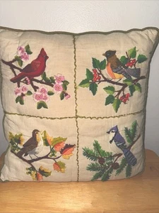 Bucilla Crewel Embroidery Kit 2187 Vtg Pillow Bird Quartet Cardinal Finished - Picture 1 of 6