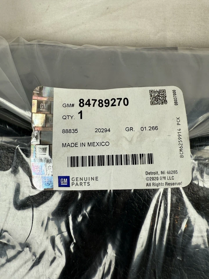 Genuine GM Winter Grille Cover Part #84789270 Free Shipping - Image 1 of 3