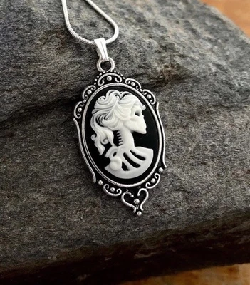 Colgante Collar Calavera Dama Lolita, Día de Muertos, Cadena Plata de Ley .925 Foto 1 de 4