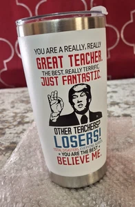 Tazza Bicchiere Presidente Donald Trump Miglior Insegnante Regalo Divertente Citazione Insegnanti MAGA - Foto 1 di 6