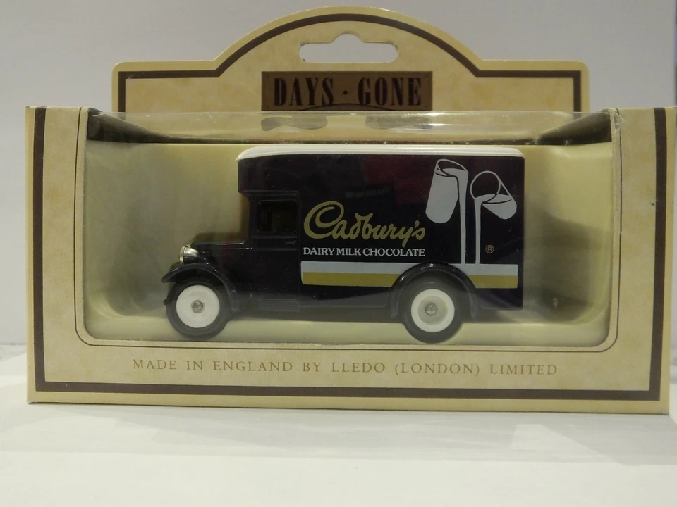 LLEDO DG16 009A DENNIS REMOVALS VAN - CADBURY'S DAIRY MILK CHOCOLATE - RARE #21 - Image 1 of 1
