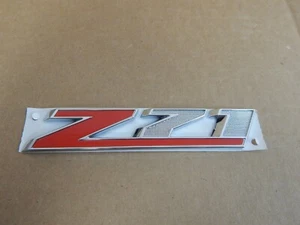 New OEM 2015-2020 GM Chevrolet Z71 Red Emblem Badge Nameplate Logo 23469243 - Bild 1 von 1
