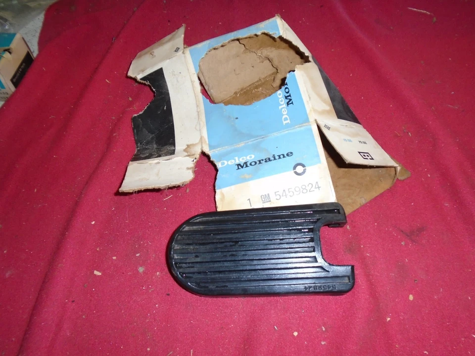 Camión Chevrolet GM NOS 1960 1961 inclinable con P.T.  Almohadilla, pedal retardador 5459824 Foto 1 de 1