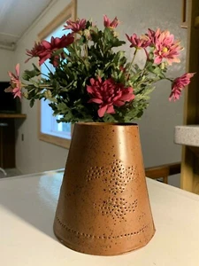 "Lámpara con soporte para velas de cobre perforado de 6" - Imagen 1 de 11