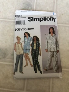 Pigiama donna Simplicity taglie 26W-32W modello non tagliato 8922 - Foto 1 di 3