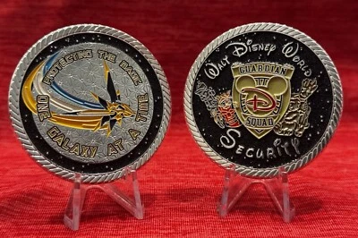 Moneda Desafío Guardianes Disney No Oficial Brilla en la Oscuridad Foto 1 de 2