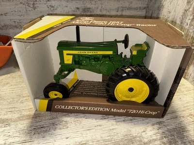 Tractor John Deere modelo 720 1957 escala 1/16 edición coleccionista Foto 1 de 4