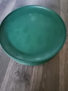 10 Mainstays 10.5 inch Round Plastic Etched Tree Plate, Green - Picture 1 of 1