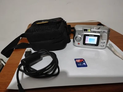 Kodak EasyShare CX7430 4.0MP Digital Camera, works good, +2 cards, cable, & case - Image 1 of 4
