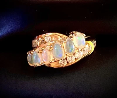 Anillo de ópalo Foto 1 de 2