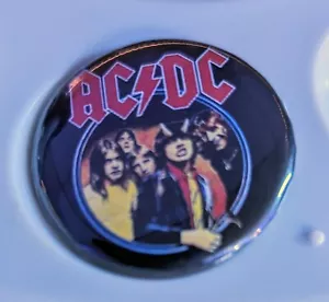 Spilla AC/DC da 1,25 pollici distintivo pulsante rock band - Foto 1 di 1