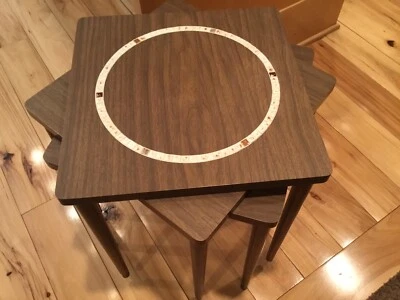 Juego de 3 mesas apilables vintage MCM - incrustaciones de azulejos de cerámica formica Foto 1 de 4