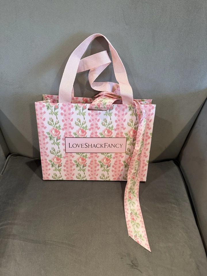 LoveShackFancy 粉色纸质购物礼品袋 全新 8 X 10 X 3.5 和丝带 — 第 1/1 张图片