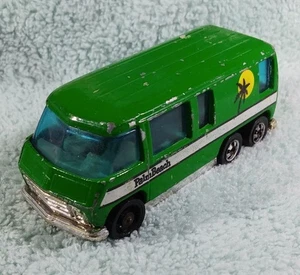 Hot Wheels 1980 GMC Motorhome Green BW ERROR Frt Dr Side Wheel Backwards - Picture 1 of 14