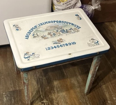 Antigua mesa base de madera con tapa de porcelana ABC123 madre ganso infantil vintage Foto 1 de 4