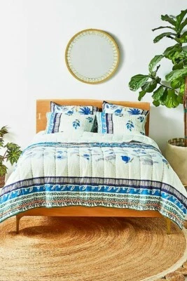 Edredón completo artesanal Anthropologie Kirby nuevo con etiquetas y dos fundas estándar Foto 1 de 3