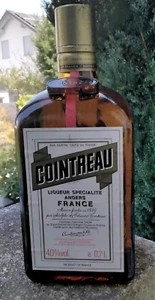 ältere Flasche - Cointreau Specialite Angers, 40 %, 0,7 Liter - Bild 1 von 10