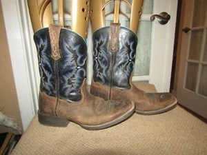 Stivali da cowboy Ariat in pelle marrone e blu punta quadrata stile giovanile taglia 4 10012794 - Foto 1 di 9