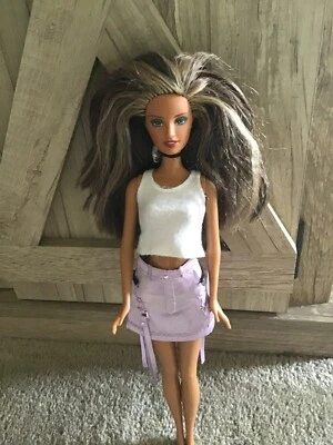 2020 MGA Rainbow High Dolls *Avery Styles* Fashion Studio Purple Skirt Only - Image 1 of 4