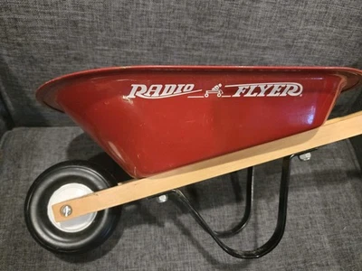 Radio Flyer de colección juguete rojo (16" x 9" x 5,5") carretilla de metal como grandes Foto 1 de 4