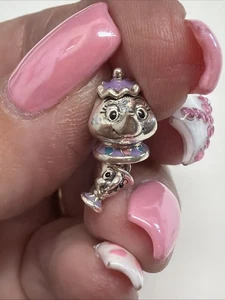 PANDORA BELLA Y LA BESTIA SEÑORA OLLAS Y CHIPS COLGANTE ENCANTO - Imagen 1 de 6