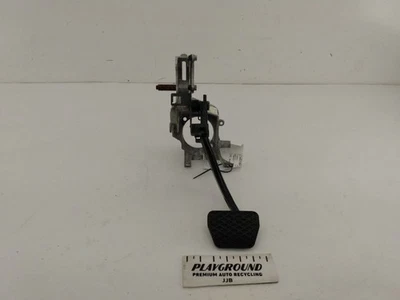 BMW 525i 530i E39 Sedan Brake Pedal Assembly With Mounting Bracket 1996-2003 - Image 1 of 4