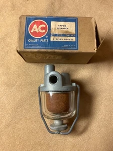 GM 1959 1960 4V Tri Power con CA NOS AC GF-63 filtro de combustible desviador de vapor separador - Imagen 1 de 7