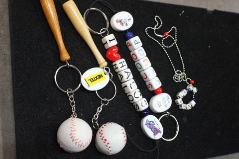 5 Anaheim Angels"  KEY CHAIN 1 NECKLACE NOS Cover