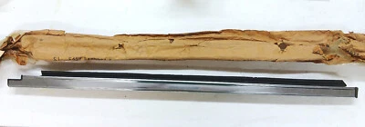 OEM 1982 to 1987 Lincoln Continental Door Belt wipe Moulding R/F E45Y-5420934A - Image 1 of 4