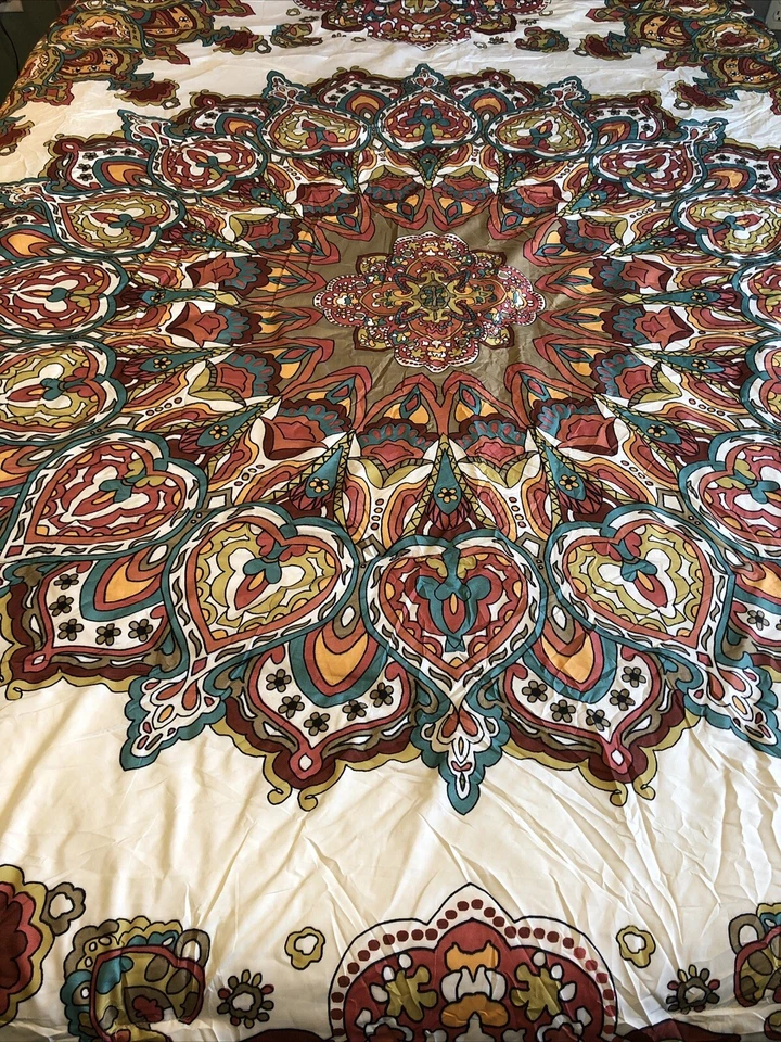 Victoria Classics King Comforter 104 x 90 Polyester White Red Brown - Image 1 of 4