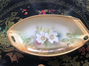 R. S Germany porcelain 9” serving dish handled white flowers  - Imagen 1 de 5