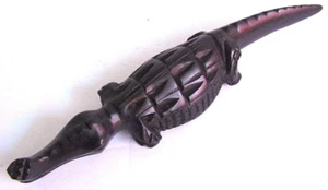 ALLIGATOR Flaschenöffner geschnitzt Eisenholz Tiki Barware Krokodil Dundee, Männerhöhle - Bild 1 von 4
