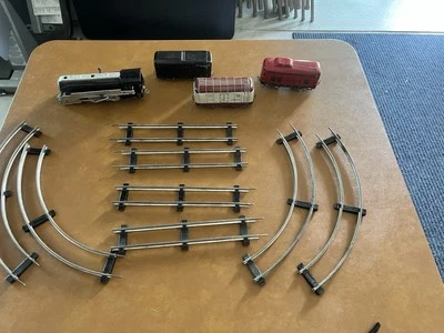 Hafner 1010 O Windup Locomotive Train Set Plus Tracks Vtg wind up works  - Image 1 of 4