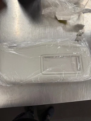 Genuine Mazda Sun-Visor - Passenger Side (RH) KF68-69-270E-75 NEW IN BAG Foto 1 de 4